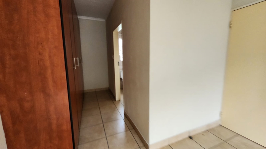 To Let 3 Bedroom Property for Rent in Waterval East North West